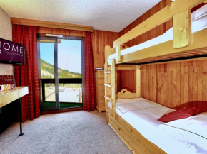 Studio pour 2 avec skis aux pieds et parking à Courchevel 1850 - FR-1-575-175